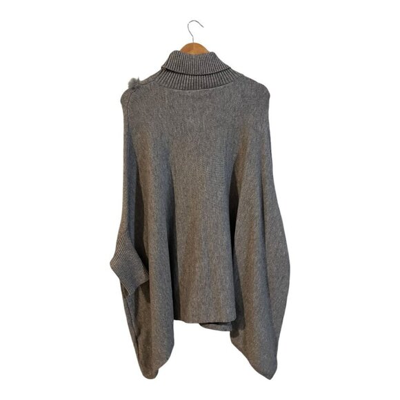 Leo & Ugo Grey Sweater Poncho Women's Size 52 Faux Fur - Picture 2 of 5